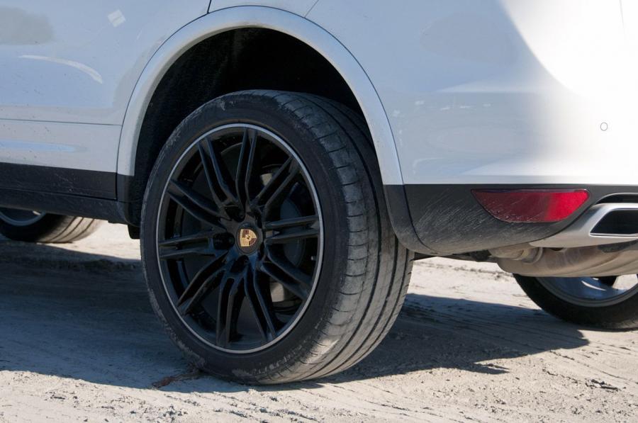  Porsche Cayenne Diesel 2013 года  (фото 18 из 42)